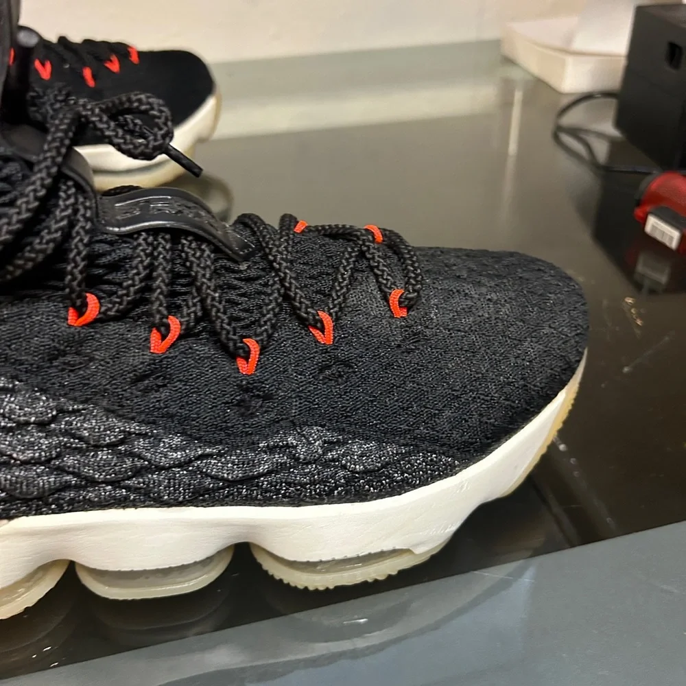 NIKE LEBRON 15 XV - BRIGHT CRIMSON WHITE BLACK